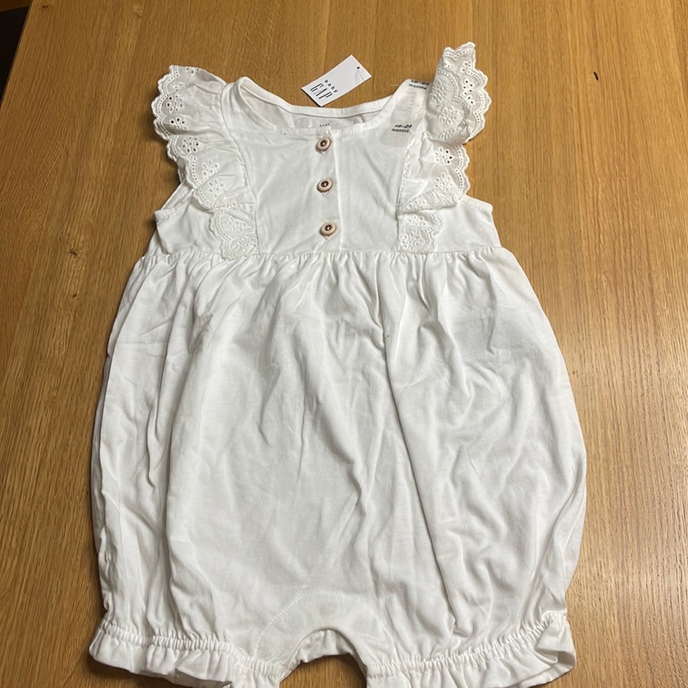 Baby Gap romper. 18-24 months. New with tags.